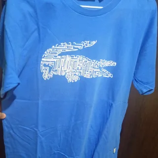 Remera celeste