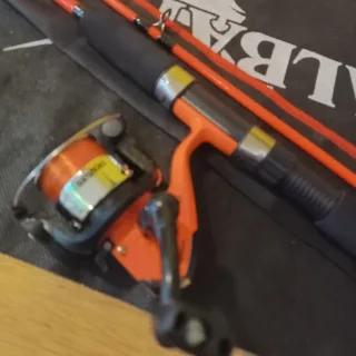 Combo Caña 1,80mts + Reel Beast p/ variada