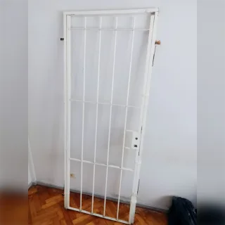 PUERTA REJA DE HIERRO