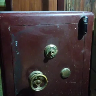 CAJA FUERTE MAS CAJA DE SEGURIDAD