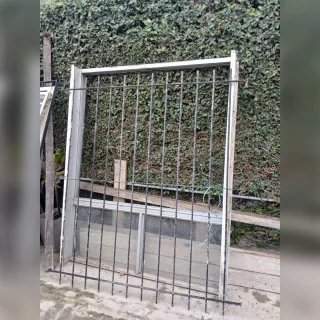 Ventana de aluminio 1,60 x 2,00 m con reja y mosquiteros