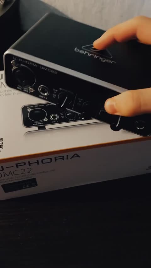 PLACA DE SONIDO BEHRINGER UMC 22