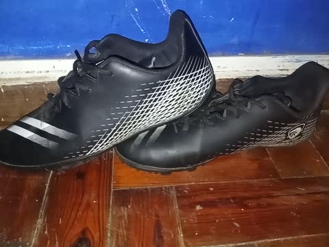 Botines negros futsal